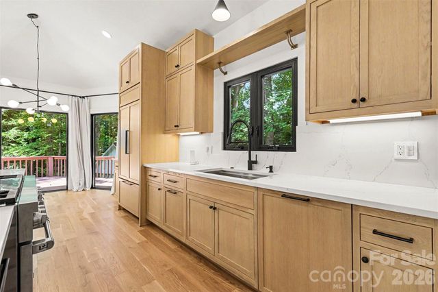 5123 Randolph Road, Charlotte, NC 28211