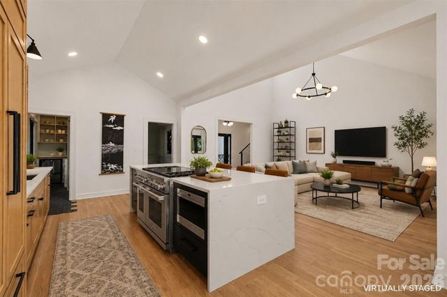 5123 Randolph Road, Charlotte, NC 28211