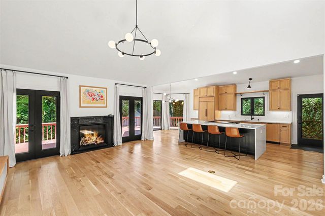 5123 Randolph Road, Charlotte, NC 28211