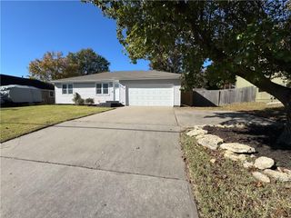806 S Cedar Street, Belton, MO 64012