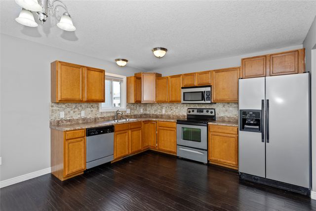 725 SE Ashton Court, Waukee, IA 50263