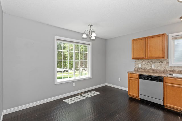 725 SE Ashton Court, Waukee, IA 50263