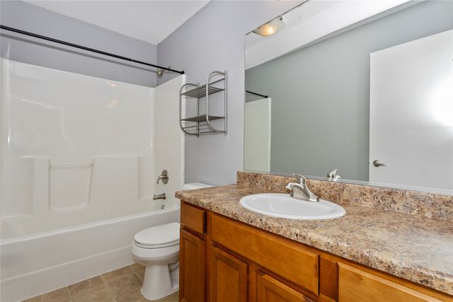 725 SE Ashton Court, Waukee, IA 50263