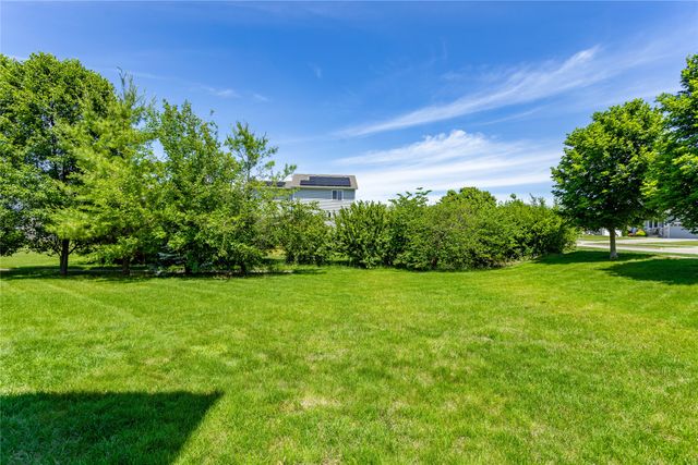 725 SE Ashton Court, Waukee, IA 50263