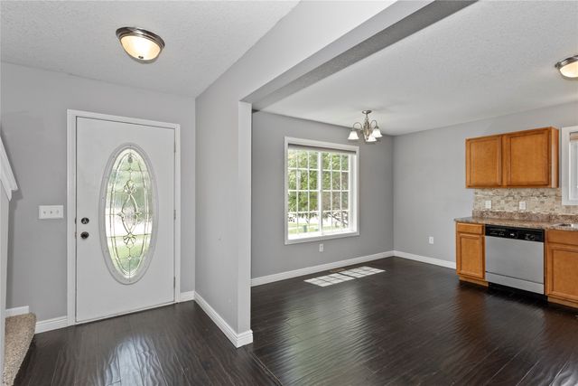 725 SE Ashton Court, Waukee, IA 50263