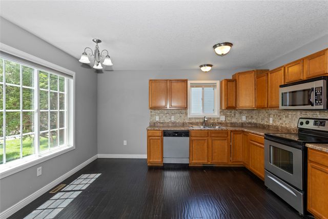 725 SE Ashton Court, Waukee, IA 50263