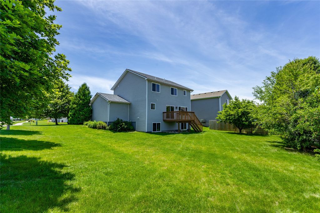 725 SE Ashton Court, Waukee, IA 50263