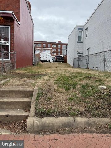 1018 4TH ST NE, Washington, DC 20003