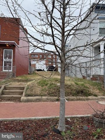 1018 4TH ST NE, Washington, DC 20003