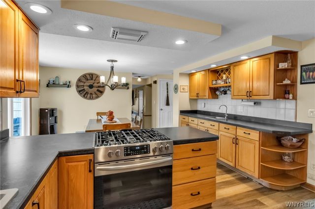 496 Meadow Drive, West Seneca, NY 14224
