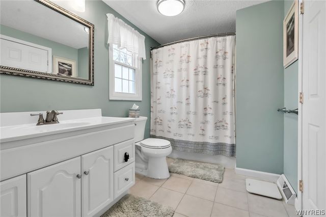 496 Meadow Drive, West Seneca, NY 14224
