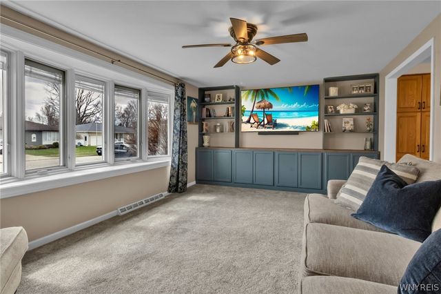496 Meadow Drive, West Seneca, NY 14224