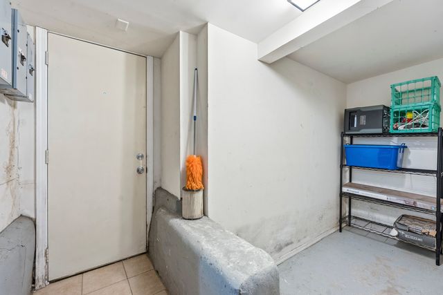 327 S Richmond Street, Chicago, IL 60612