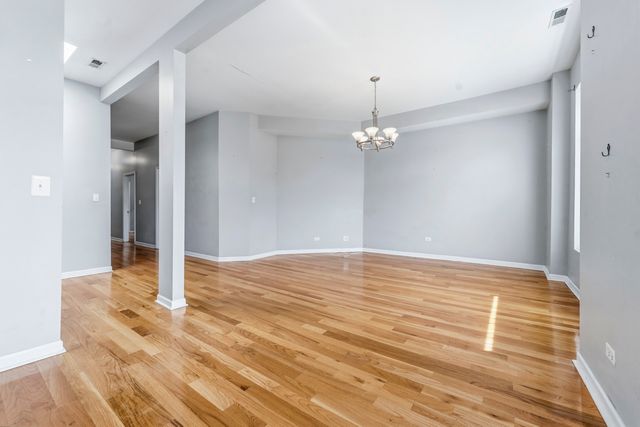 327 S Richmond Street, Chicago, IL 60612