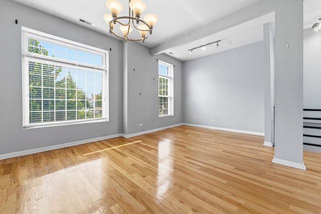 327 S Richmond Street, Chicago, IL 60612