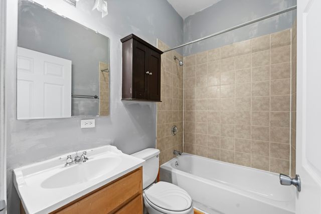 327 S Richmond Street, Chicago, IL 60612