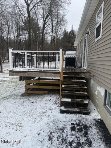 12 Clover Avenue, East Greenbush, NY 12061