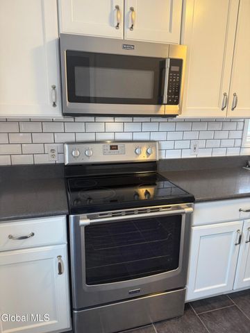 12 Clover Avenue, East Greenbush, NY 12061