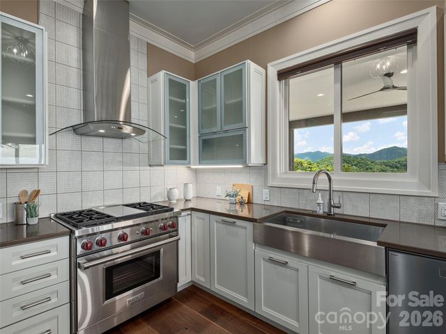 95 Horizon Hill Road, Asheville, NC 28804