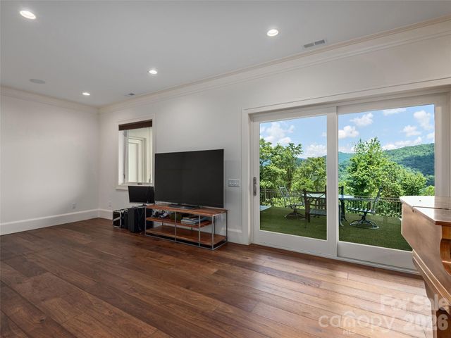 95 Horizon Hill Road, Asheville, NC 28804