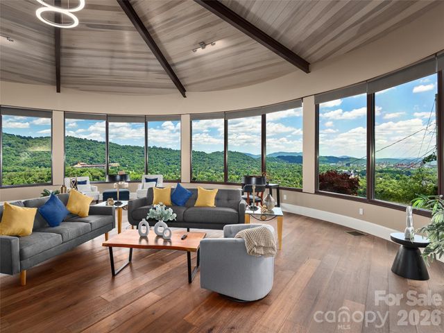 95 Horizon Hill Road, Asheville, NC 28804