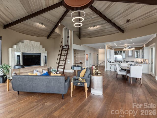 95 Horizon Hill Road, Asheville, NC 28804