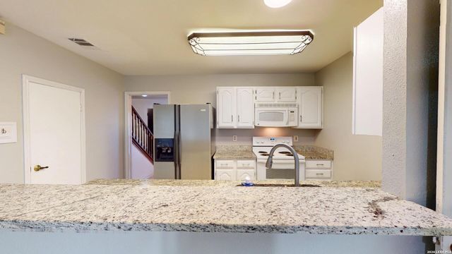 7130 QUIET RIDGE WALK, San Antonio, TX 78250
