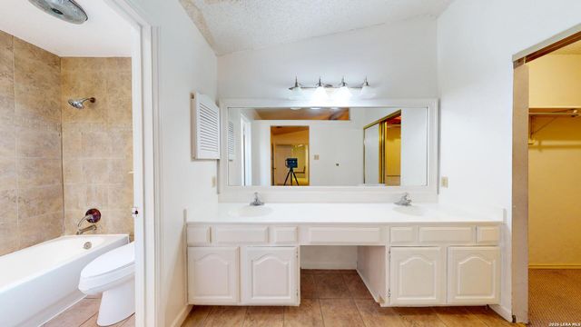 7130 QUIET RIDGE WALK, San Antonio, TX 78250
