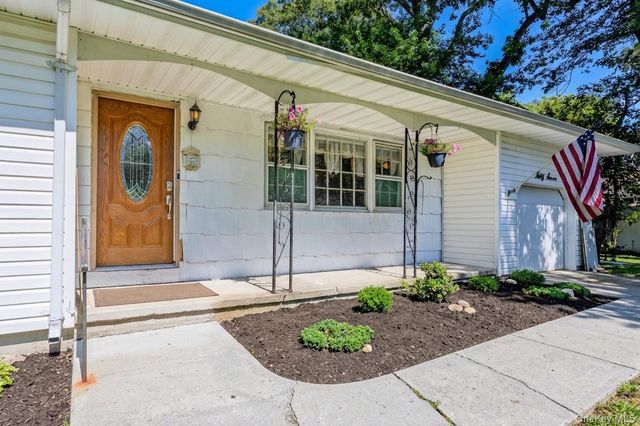 37 Black Locust Avenue, East Setauket, NY 11733