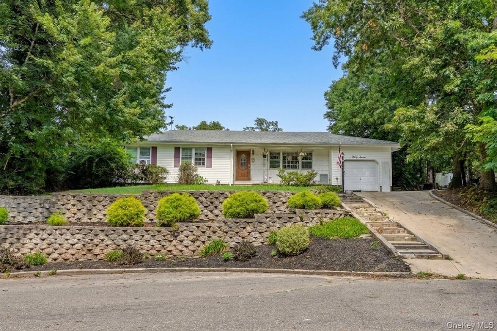 37 Black Locust Avenue, East Setauket, NY 11733