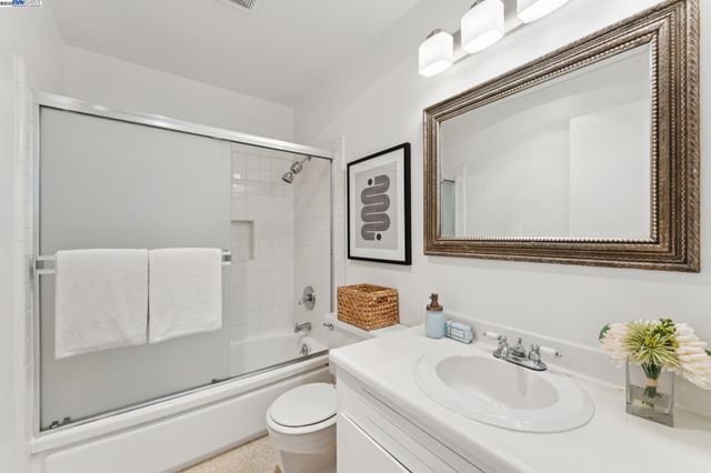 1601 Broadway 5, Alameda, CA 94501
