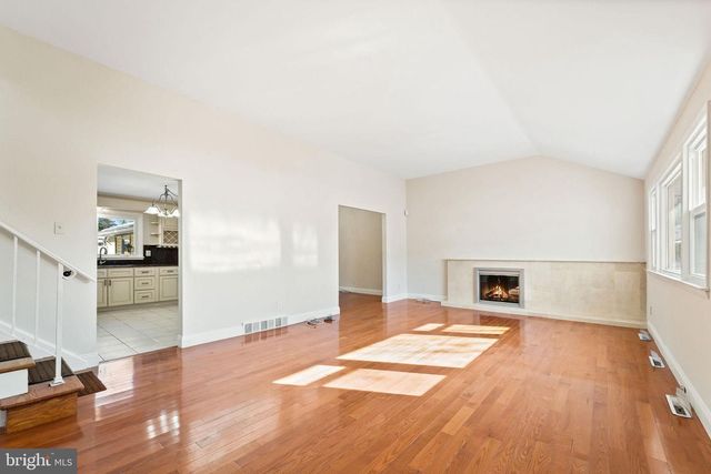 169 CHERRY TREE LN, Cherry Hill, NJ 08002