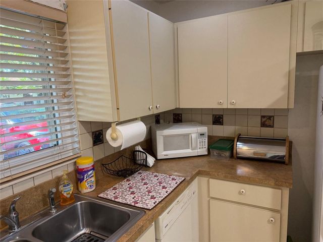 6711 S Parkway Drive 2-10, Margate, FL 33068