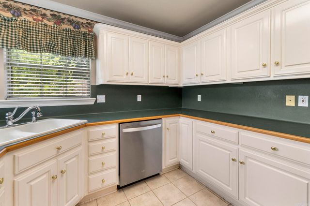 17 Summerset, Cabot, AR 72023