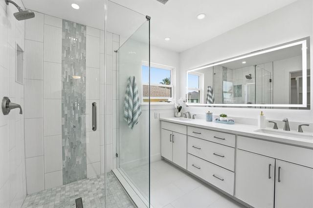 1326 Hawaii Drive, Tiki Island, TX 77554