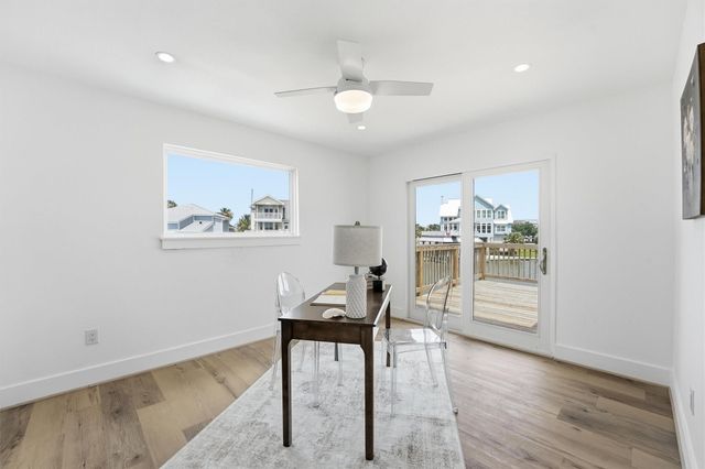 1326 Hawaii Drive, Tiki Island, TX 77554
