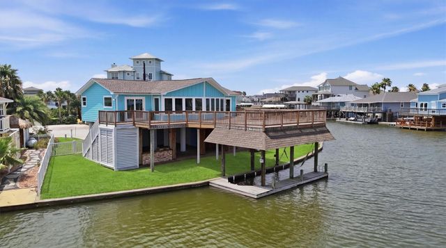 1326 Hawaii Drive, Tiki Island, TX 77554
