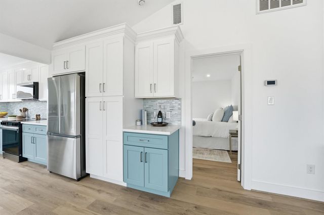 1326 Hawaii Drive, Tiki Island, TX 77554