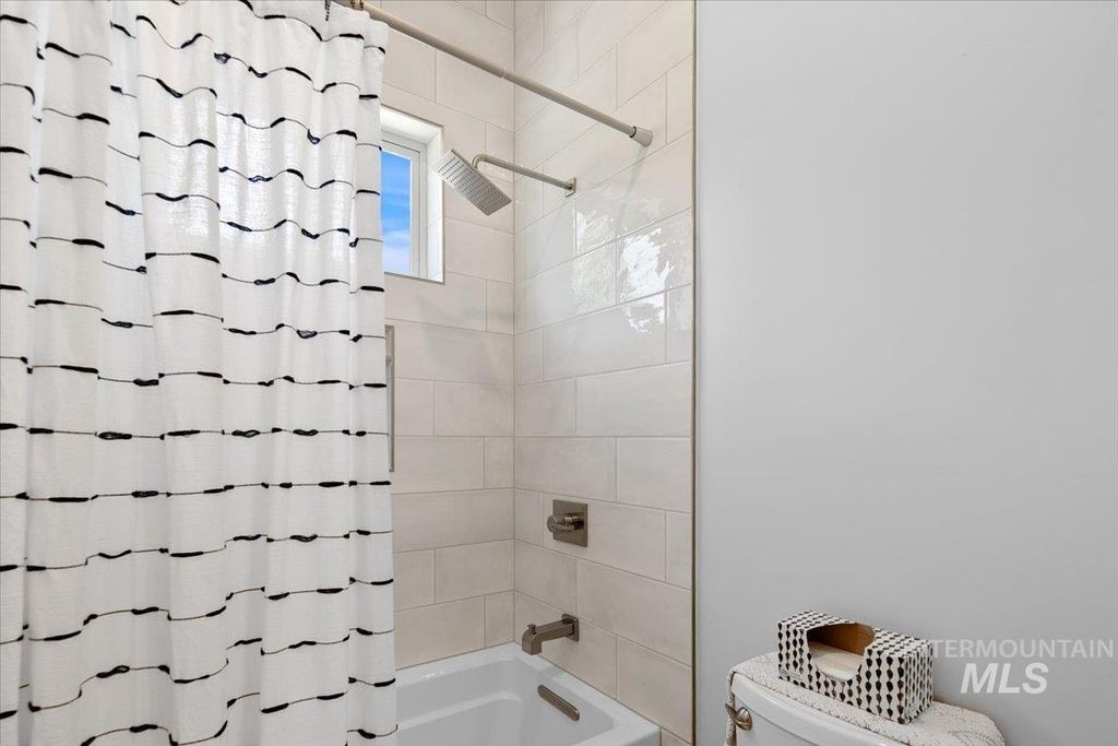 1624 E Crowne Pointe Drive, Eagle, ID 83616 photo 31