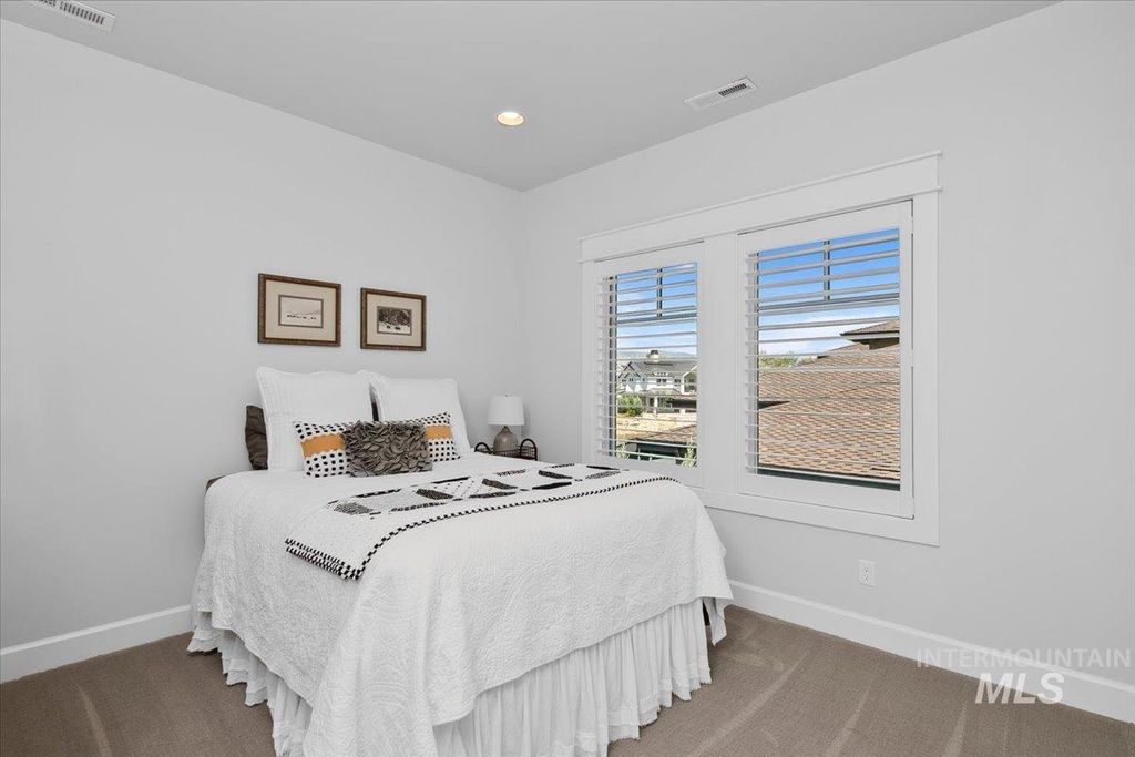 1624 E Crowne Pointe Drive, Eagle, ID 83616 photo 36