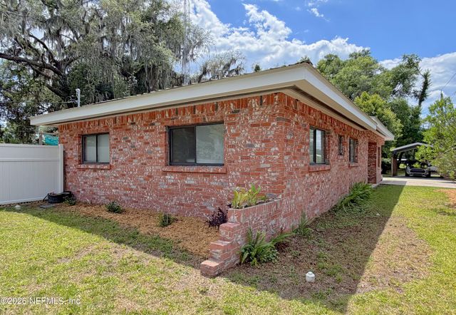 601 VERNON Avenue, Crescent City, FL 32112