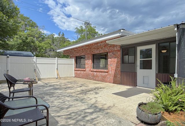 601 VERNON Avenue, Crescent City, FL 32112