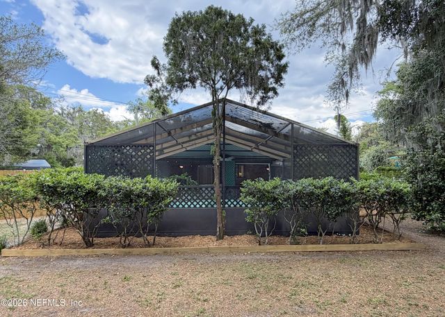 601 VERNON Avenue, Crescent City, FL 32112