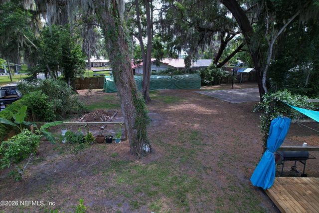 601 VERNON Avenue, Crescent City, FL 32112