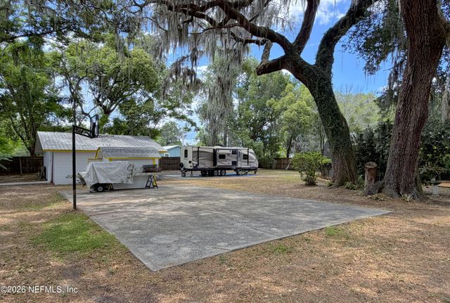 601 VERNON Avenue, Crescent City, FL 32112