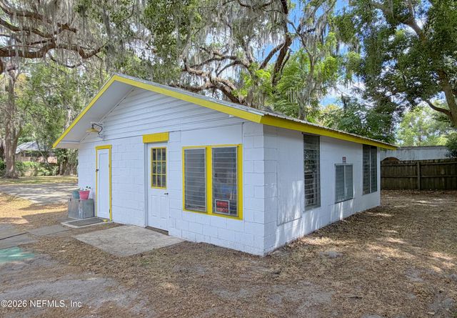 601 VERNON Avenue, Crescent City, FL 32112