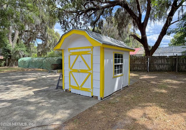 601 VERNON Avenue, Crescent City, FL 32112