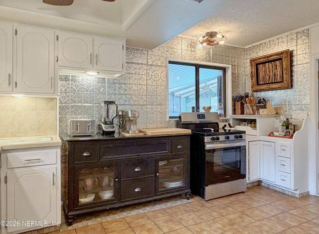 601 VERNON Avenue, Crescent City, FL 32112
