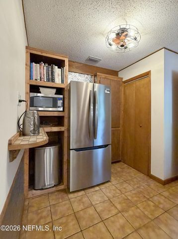 601 VERNON Avenue, Crescent City, FL 32112