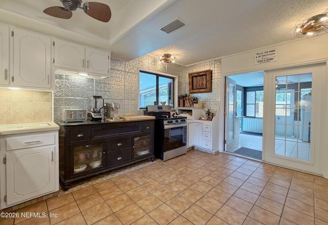 601 VERNON Avenue, Crescent City, FL 32112